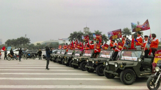 Dàn xe Jeep chất lừ tiếp lửa cho đội tuyển Việt Nam